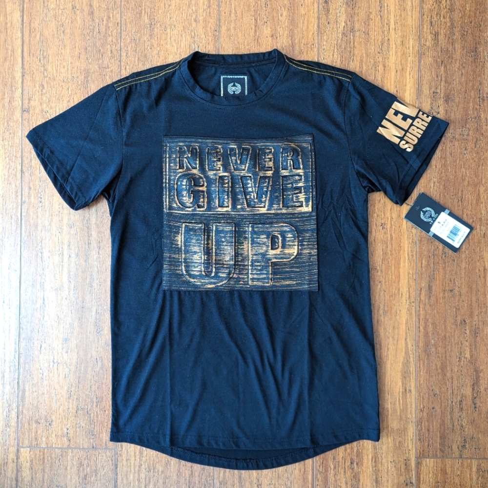 Chrome Edge Men's Black "Never give up" Graphic Short sleeve T-shirt Size Small